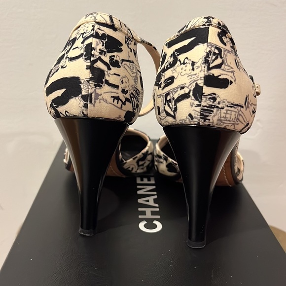 Chanel black and white shoe - Picture 3 of 4
